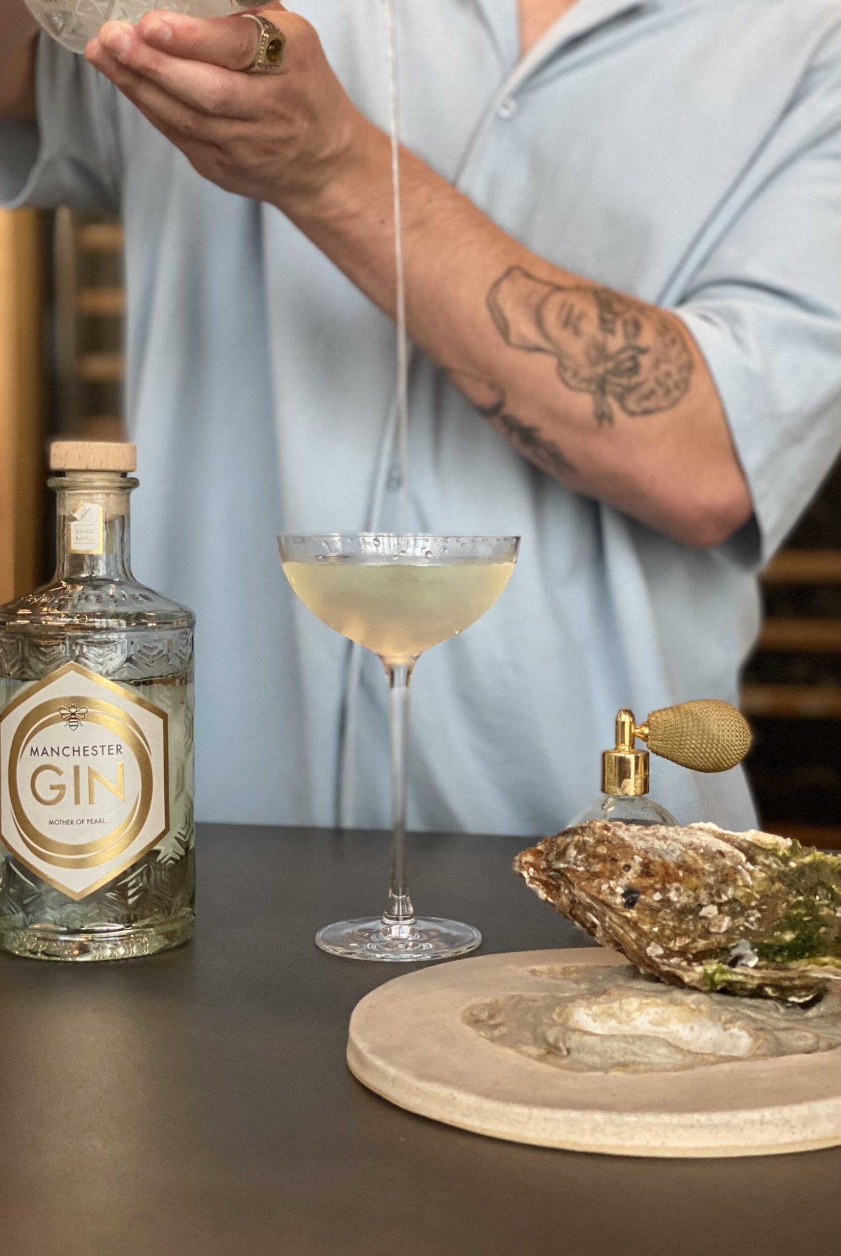 Oyster Gin - Mother of Pearl: Manchester Gin X mana image 1