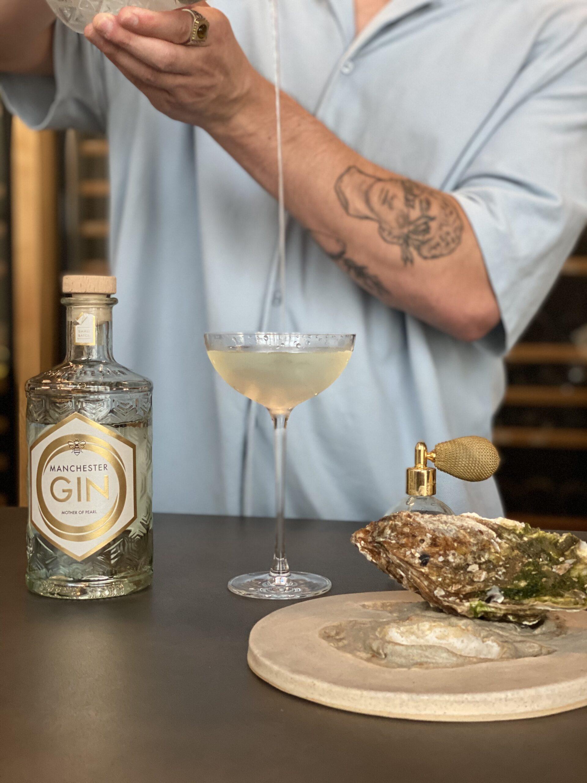 Oyster Gin - Mother of Pearl: Manchester Gin X mana image 1